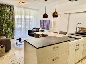 le domaine anse marcel beach resort