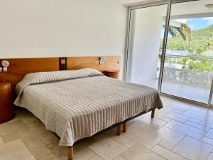 le domaine anse marcel beach resort