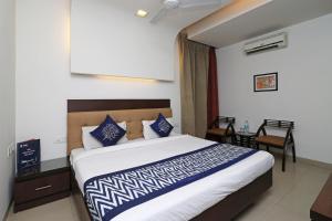 Grand Olive,Gautam Buddh Nagar>>Delhi,3 star