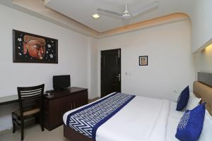 Grand Olive,Gautam Buddh Nagar>>Delhi,3 star