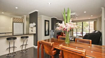 Nautilos Apartments,Near Civic Theater,4 star