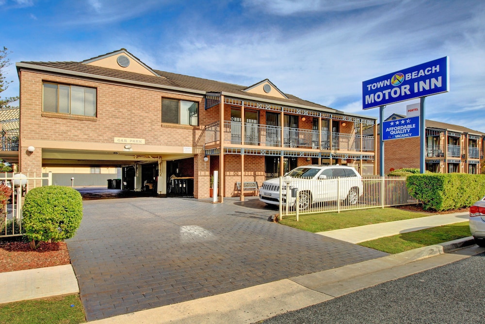 town beach motor inn port macquarie