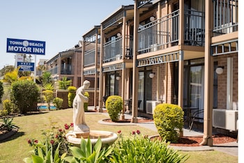 town beach motor inn port macquarie