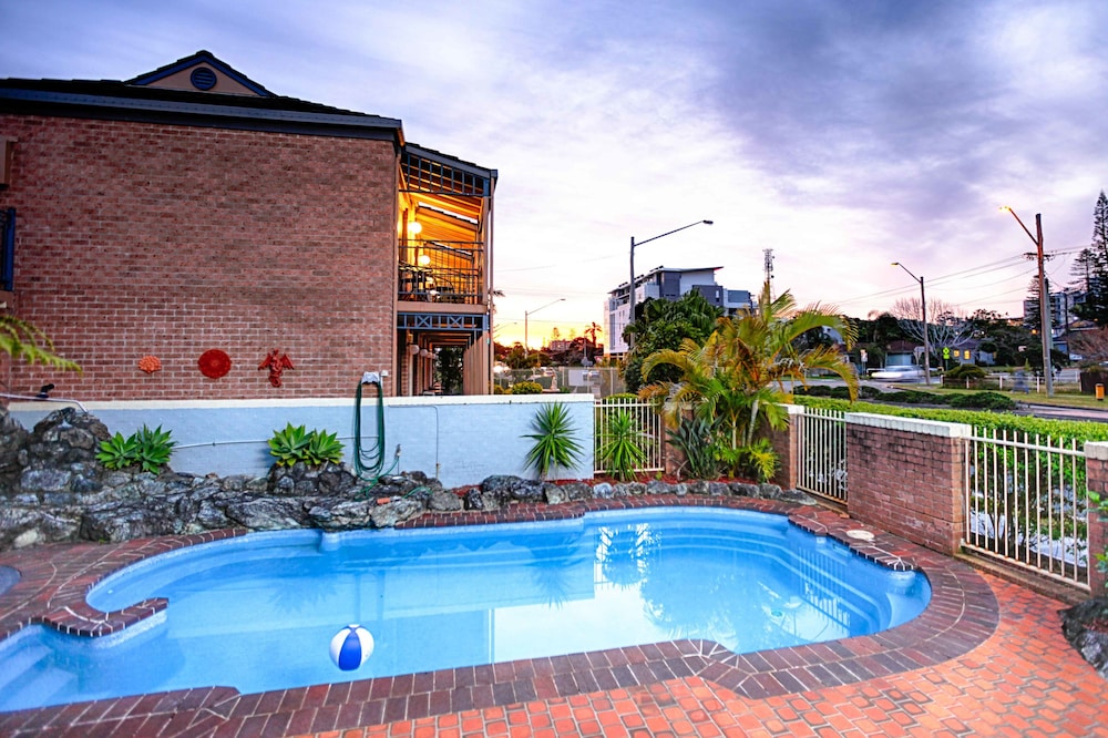 town beach motor inn port macquarie
