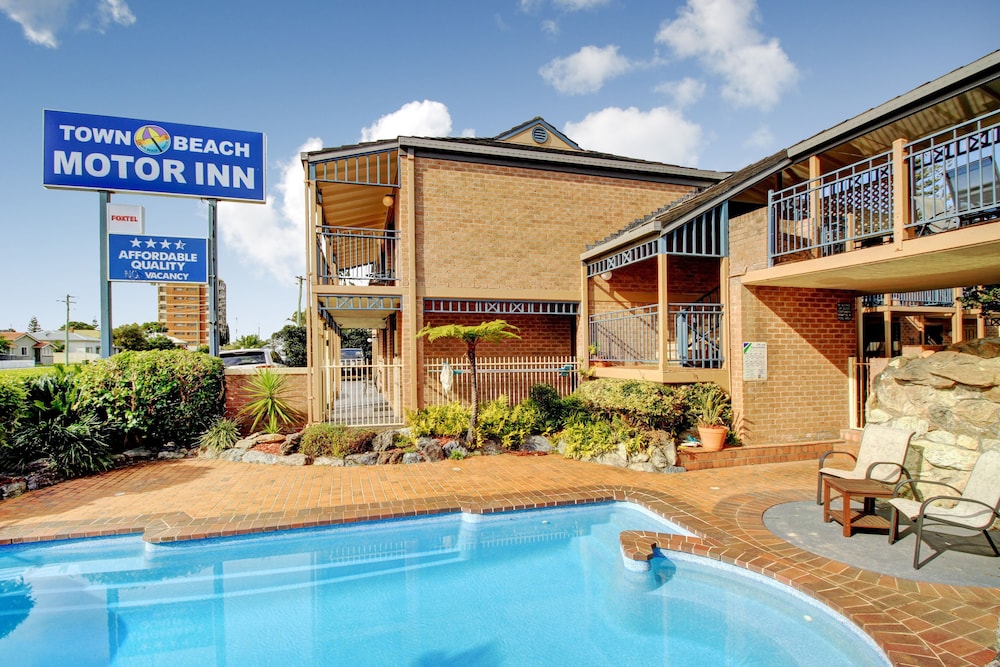 town beach motor inn port macquarie