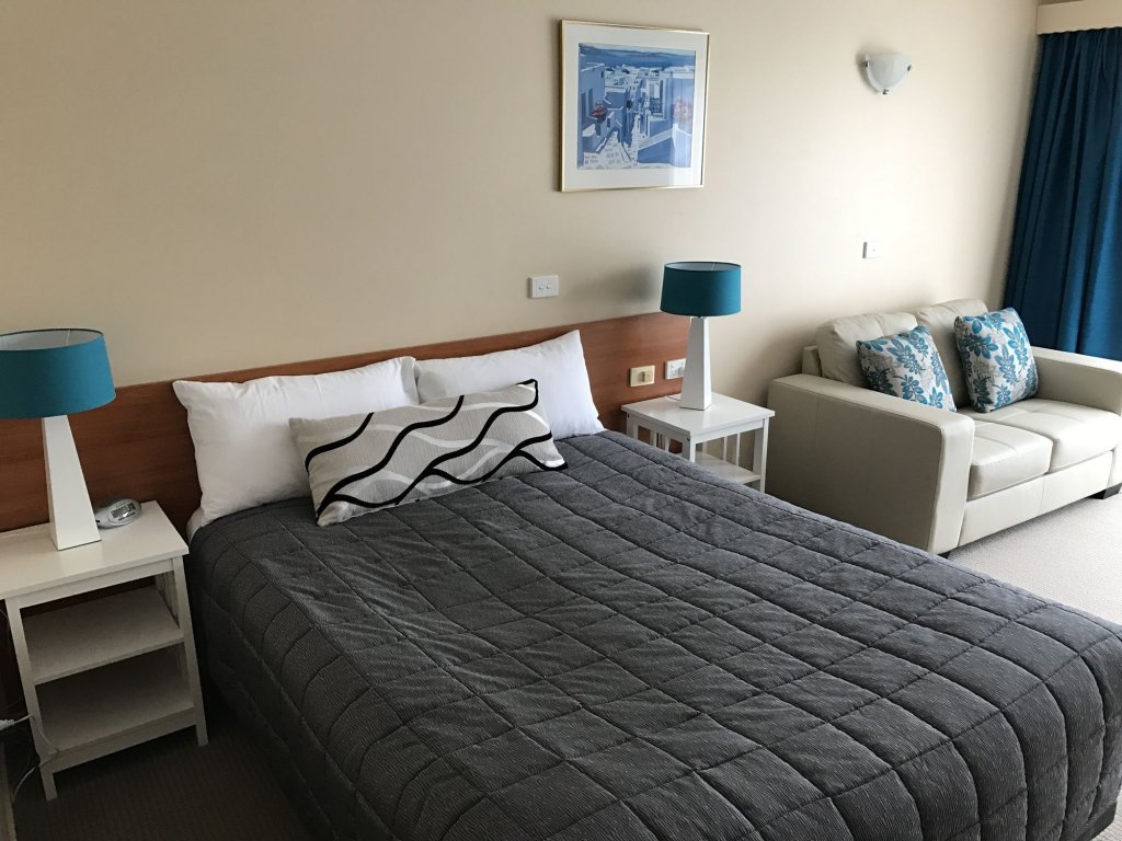 town beach motor inn port macquarie