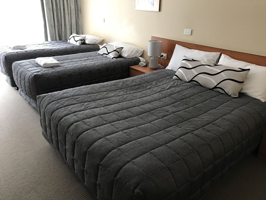 town beach motor inn port macquarie