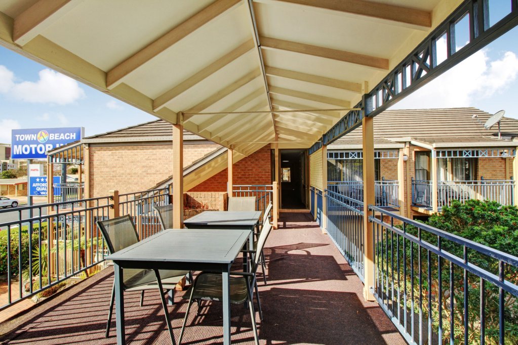 town beach motor inn port macquarie