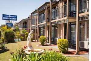 town beach motor inn port macquarie