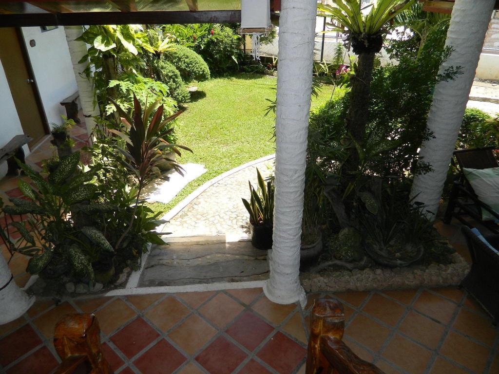 fat jimmys resort boracay