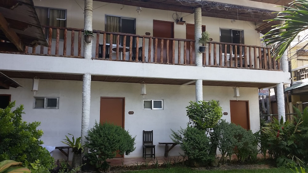 fat jimmys resort boracay