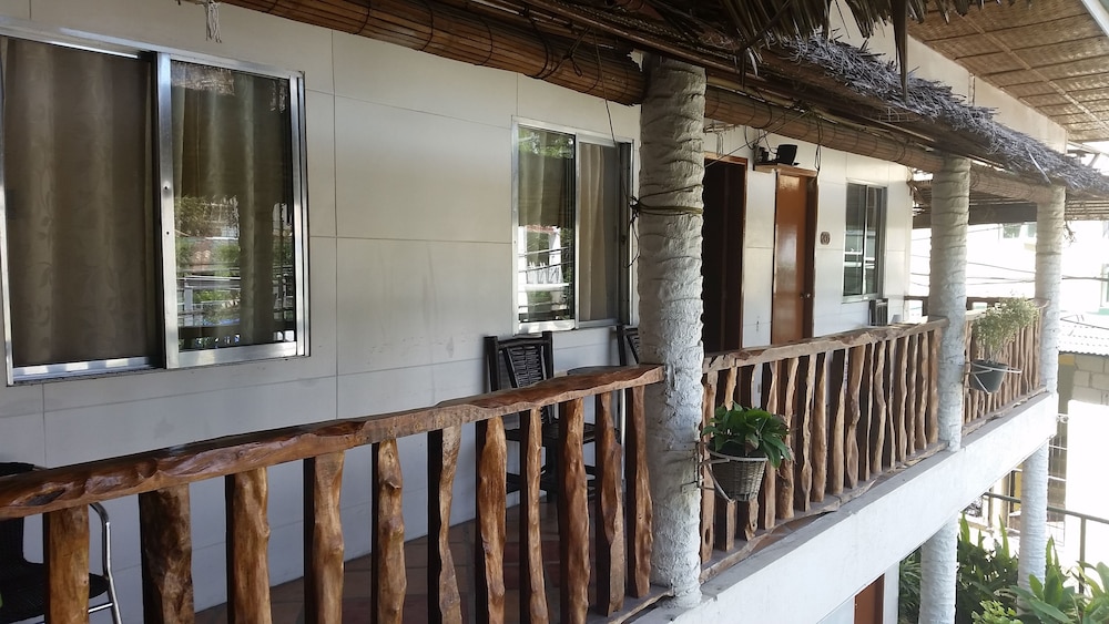 fat jimmys resort boracay