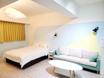 colors infinity inn