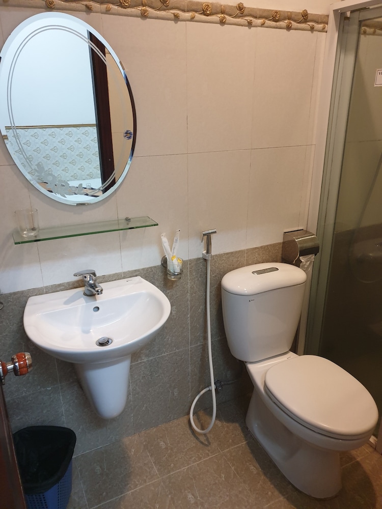 new hampton suits tam xuan centre hotel