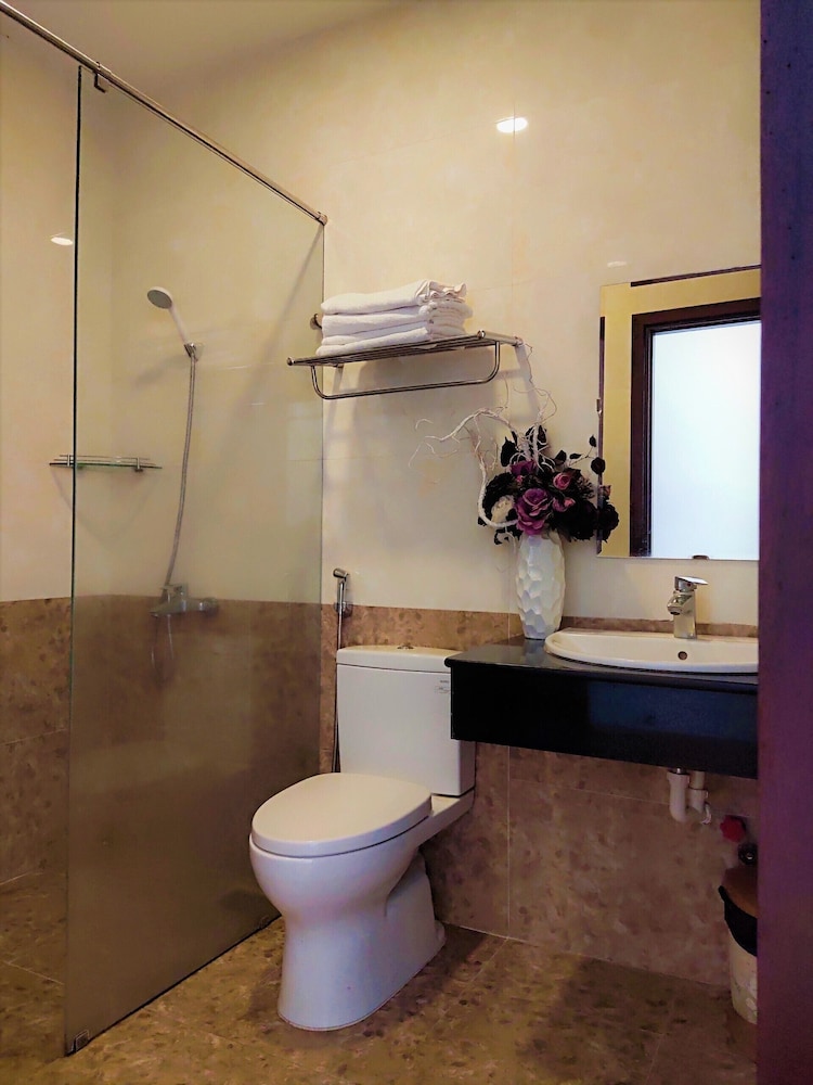 new hampton suits tam xuan centre hotel