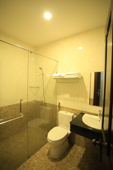 new hampton suits tam xuan centre hotel