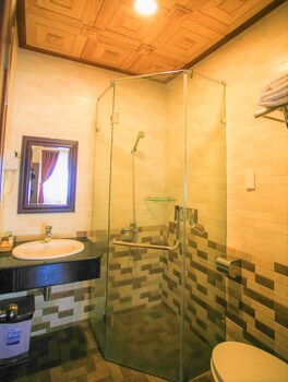 new hampton suits tam xuan centre hotel