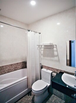 new hampton suits tam xuan centre hotel