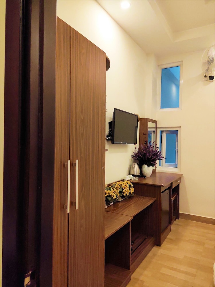 new hampton suits tam xuan centre hotel