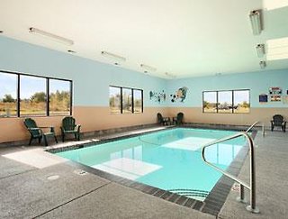 Howard Johnson By Wyndham Waterloo/Cedar Falls,Waterloo>>Cedar Falls,2.5 star