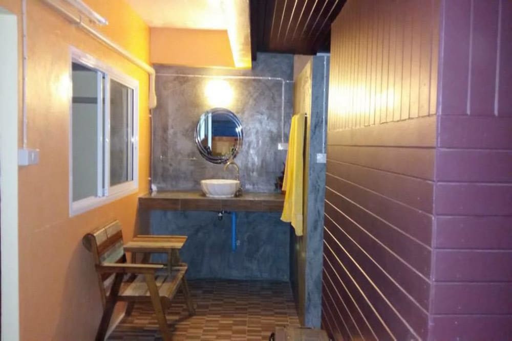 phangan barsay hostel