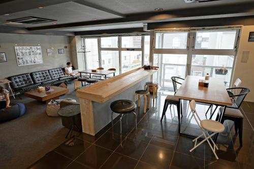 santiago guesthouse hiroshima