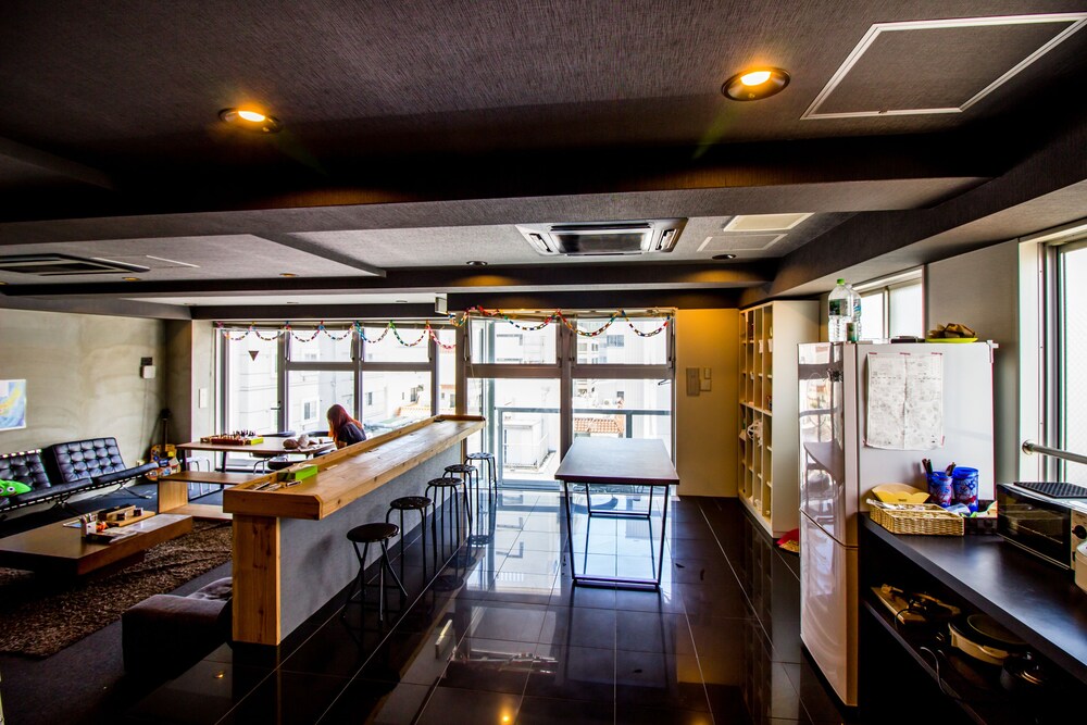 santiago guesthouse hiroshima