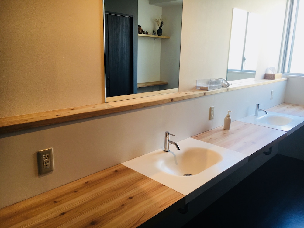 santiago guesthouse hiroshima