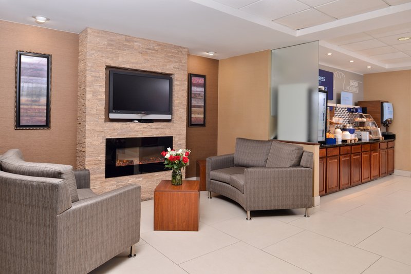 holiday inn express hotel and suites west chester by ihg