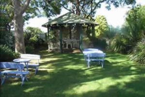 Lake Haven Motor Inn & Palms Restaurant,Central Coast>>Canton Beach,4 star