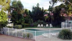 Lake Haven Motor Inn & Palms Restaurant,Central Coast>>Canton Beach,4 star
