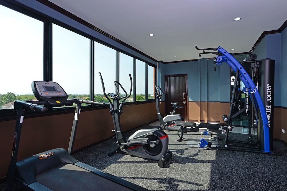 the breton hotel media