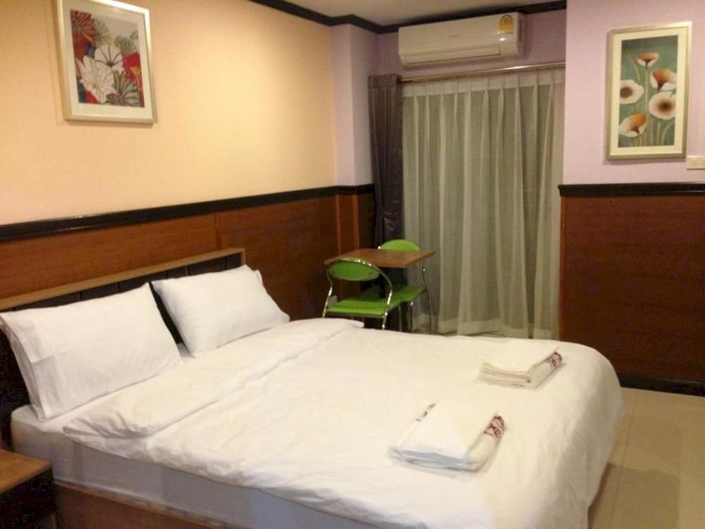 the breton hotel media