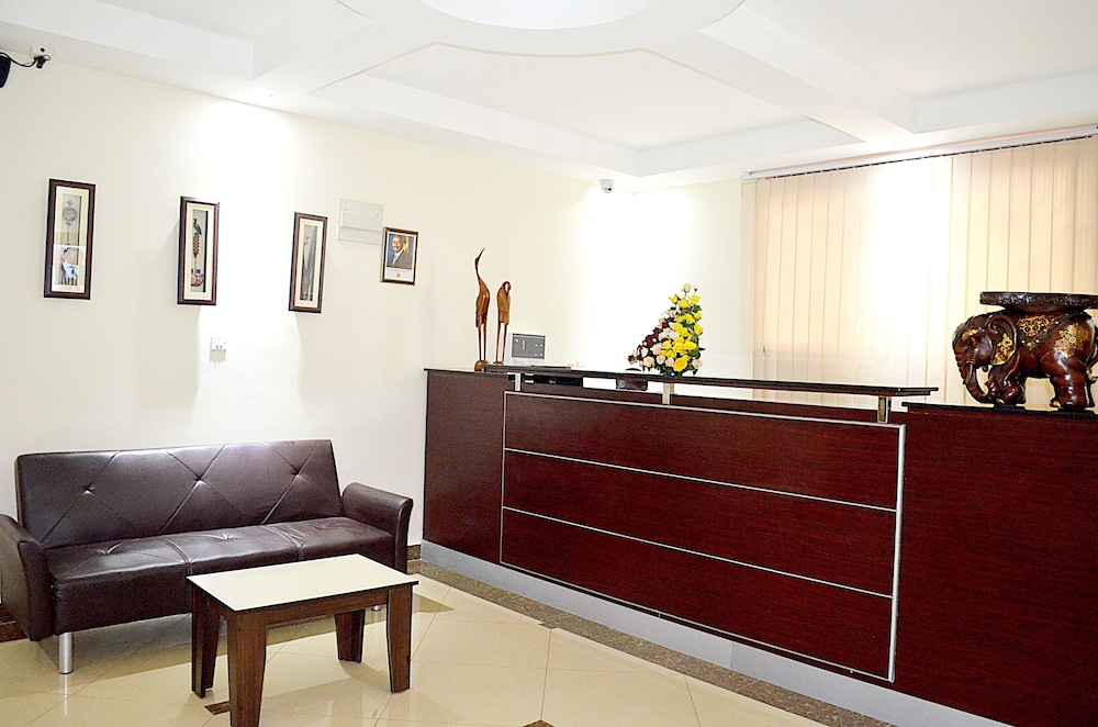 maries royale hotel