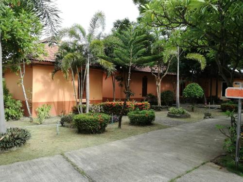 Rimpu Hill Resort,Rayong>>Pattaya,3 star