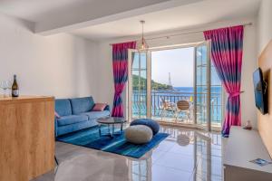 boutique pine tree apartments