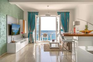 boutique pine tree apartments
