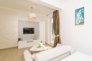 boutique pine tree apartments