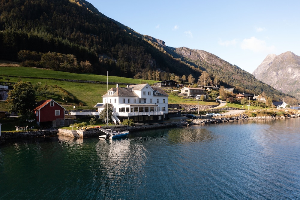 fj rland fjordstove hotell huseby hotelldrift as
