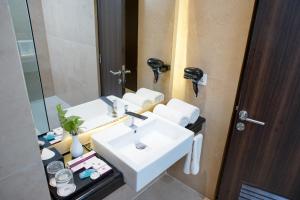 adhiwangsa hotel and convention hall