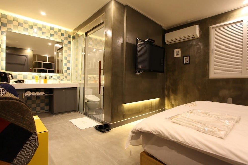 s petite hotel