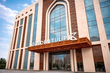 golden tulip muscat the village