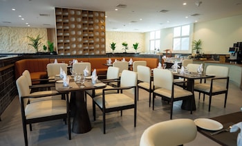reya creek hotel