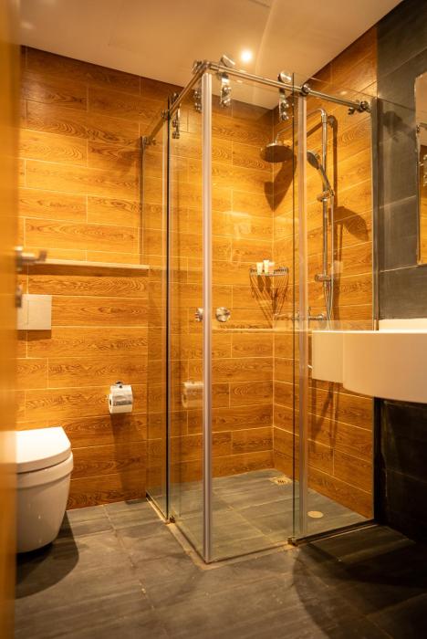 reya creek hotel