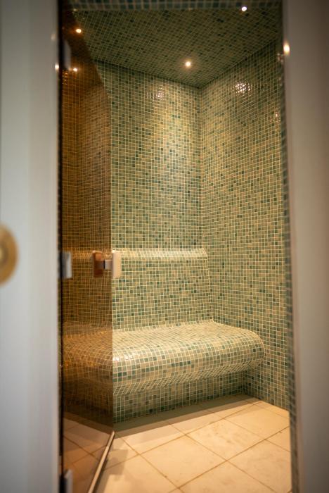 reya creek hotel