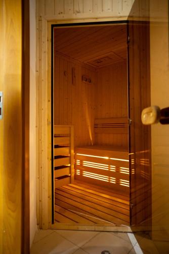 reya creek hotel