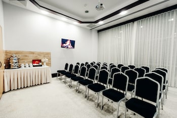 hayat hospitality oskemen