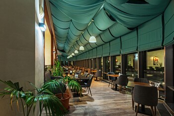 hayat hospitality oskemen