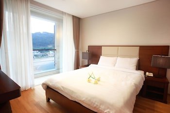 Riviera Hotel Geoje,Changwon-Si>>Changwon,3.5 star