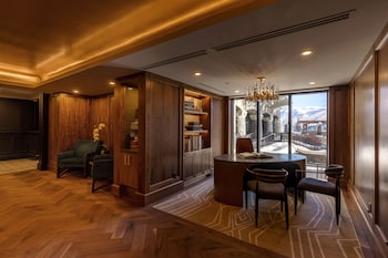 Fairmont Banff Springs Gold Experience,405 Spray Ave,4 star